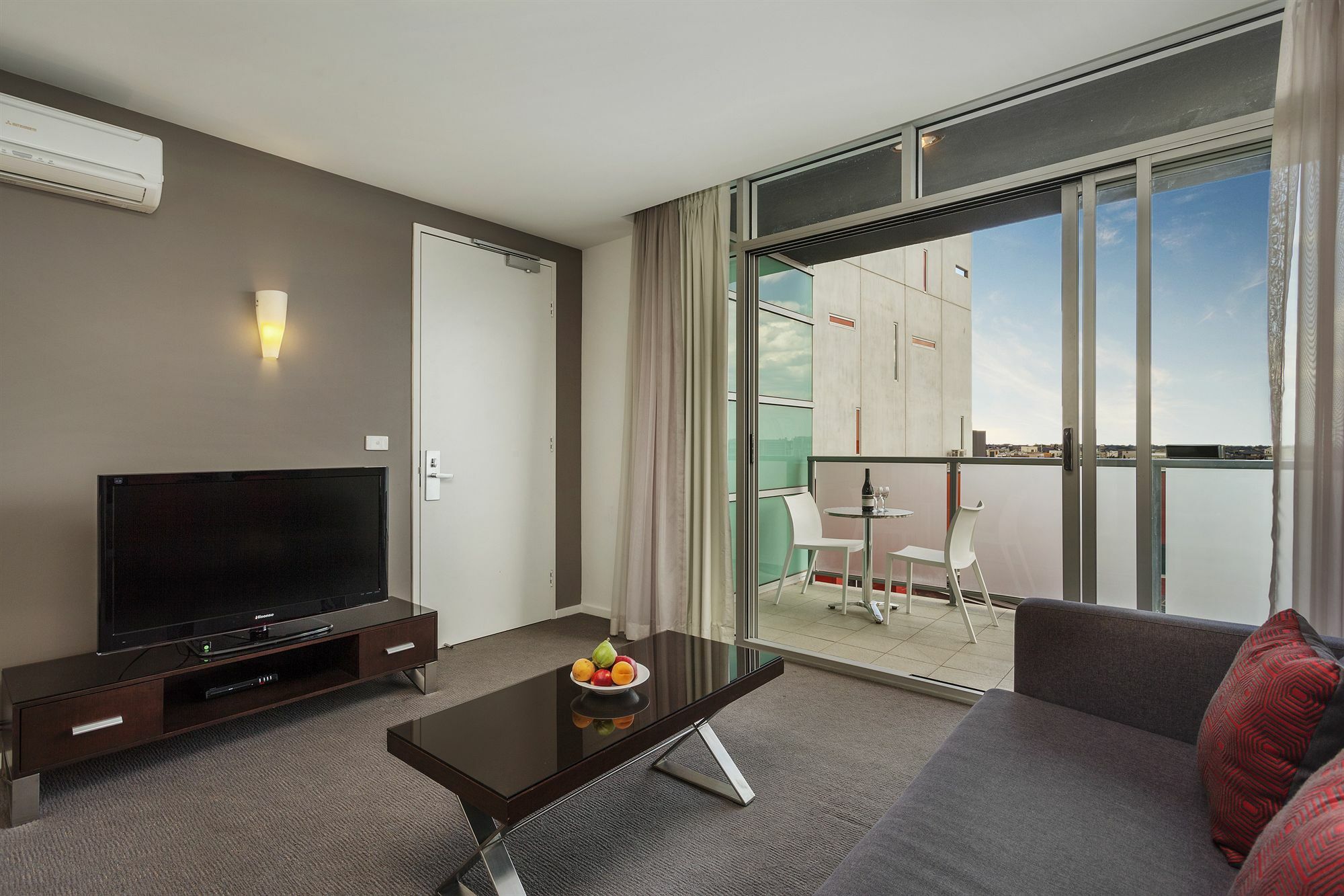 เควสท์ แคโรไลน์ สปริง เซอร์วิส อพาร์ตเมนท์ Aparthotel แคโรไลน์สปริงส์ ภายนอก รูปภาพ
